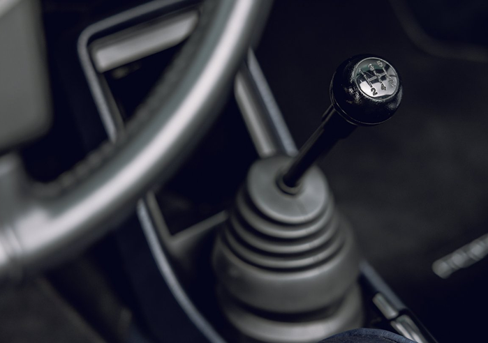 Porsche 911 2nd gen detail